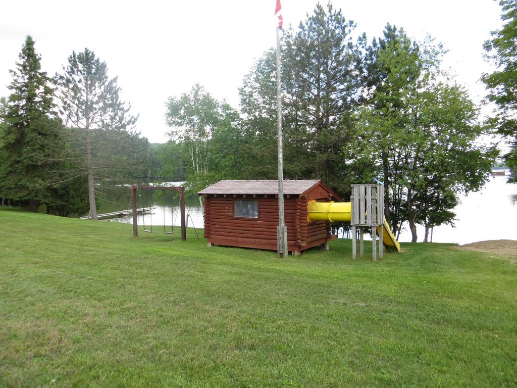 Bondi Village Cottage Resort Lake of Bays 외부 사진