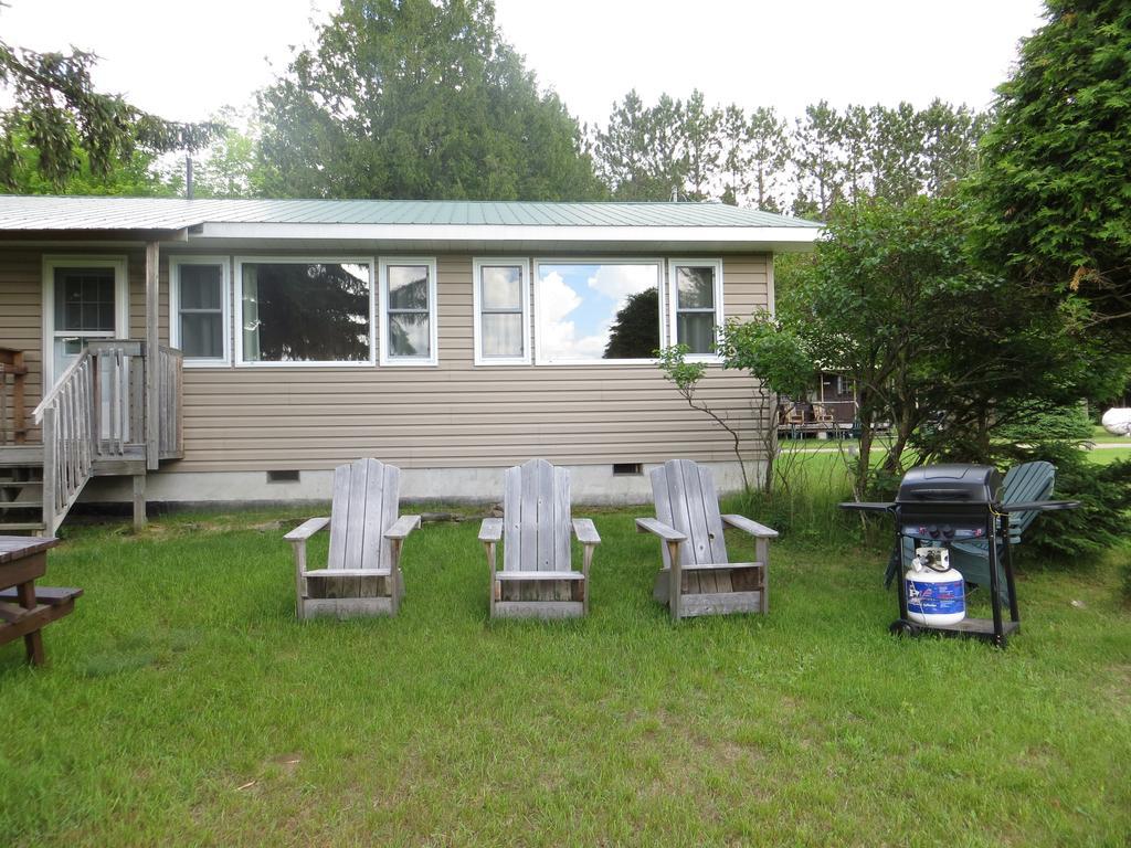 Bondi Village Cottage Resort Lake of Bays 외부 사진