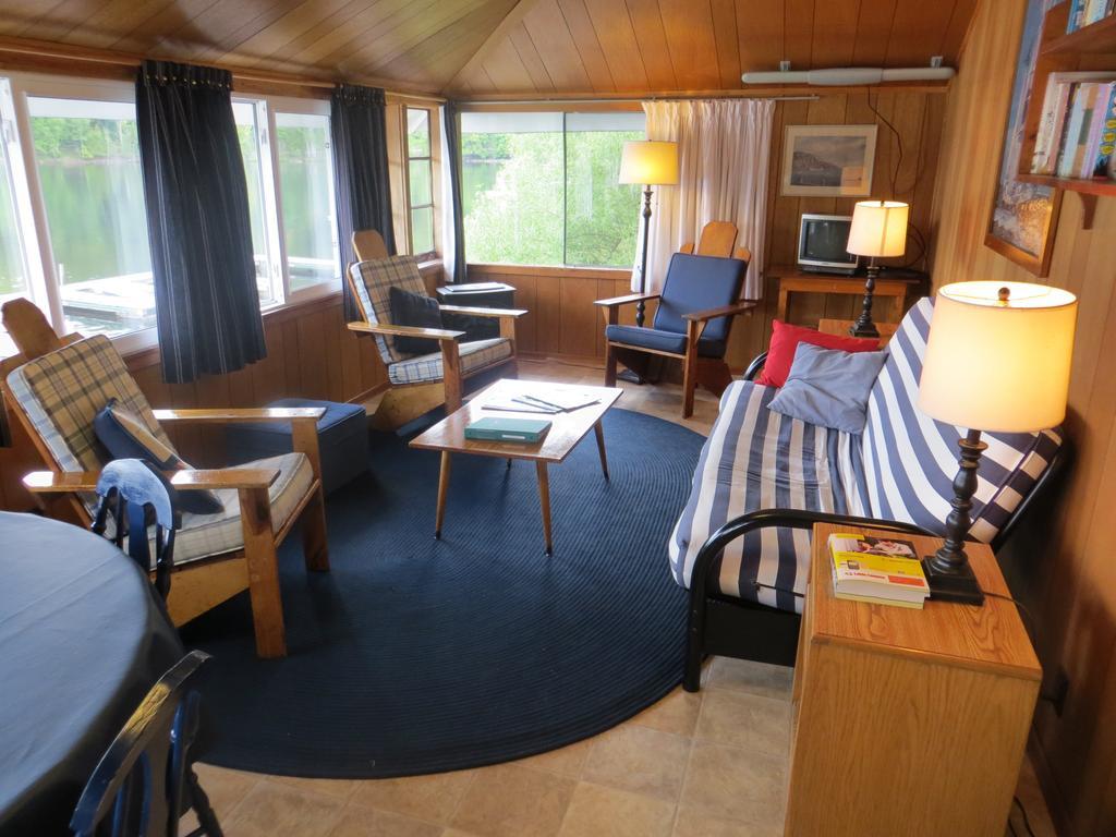 Bondi Village Cottage Resort Lake of Bays 외부 사진