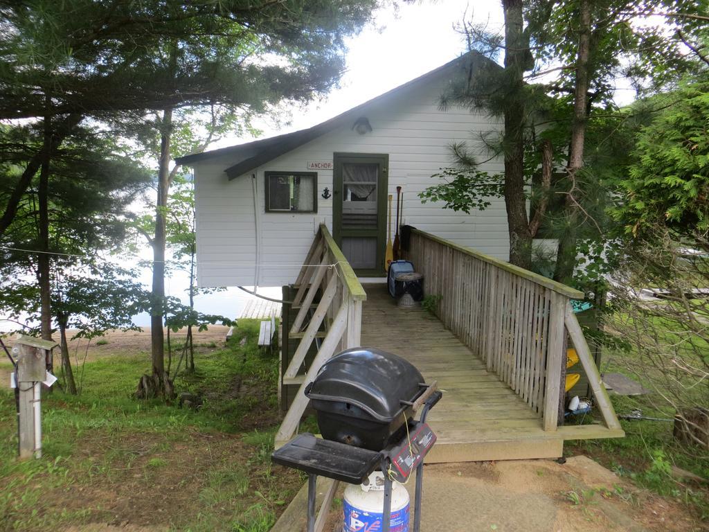 Bondi Village Cottage Resort Lake of Bays 외부 사진