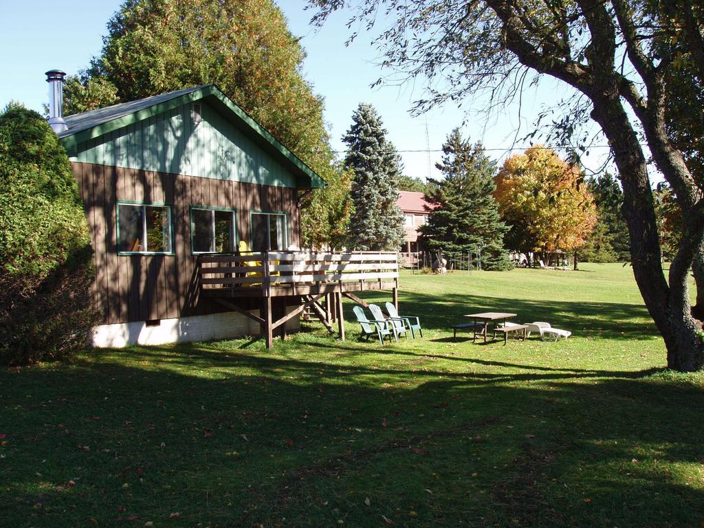 Bondi Village Cottage Resort Lake of Bays 외부 사진