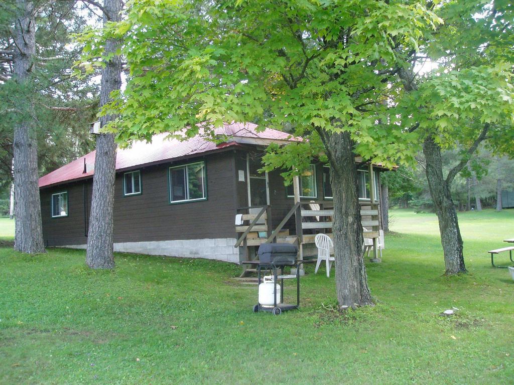 Bondi Village Cottage Resort Lake of Bays 외부 사진